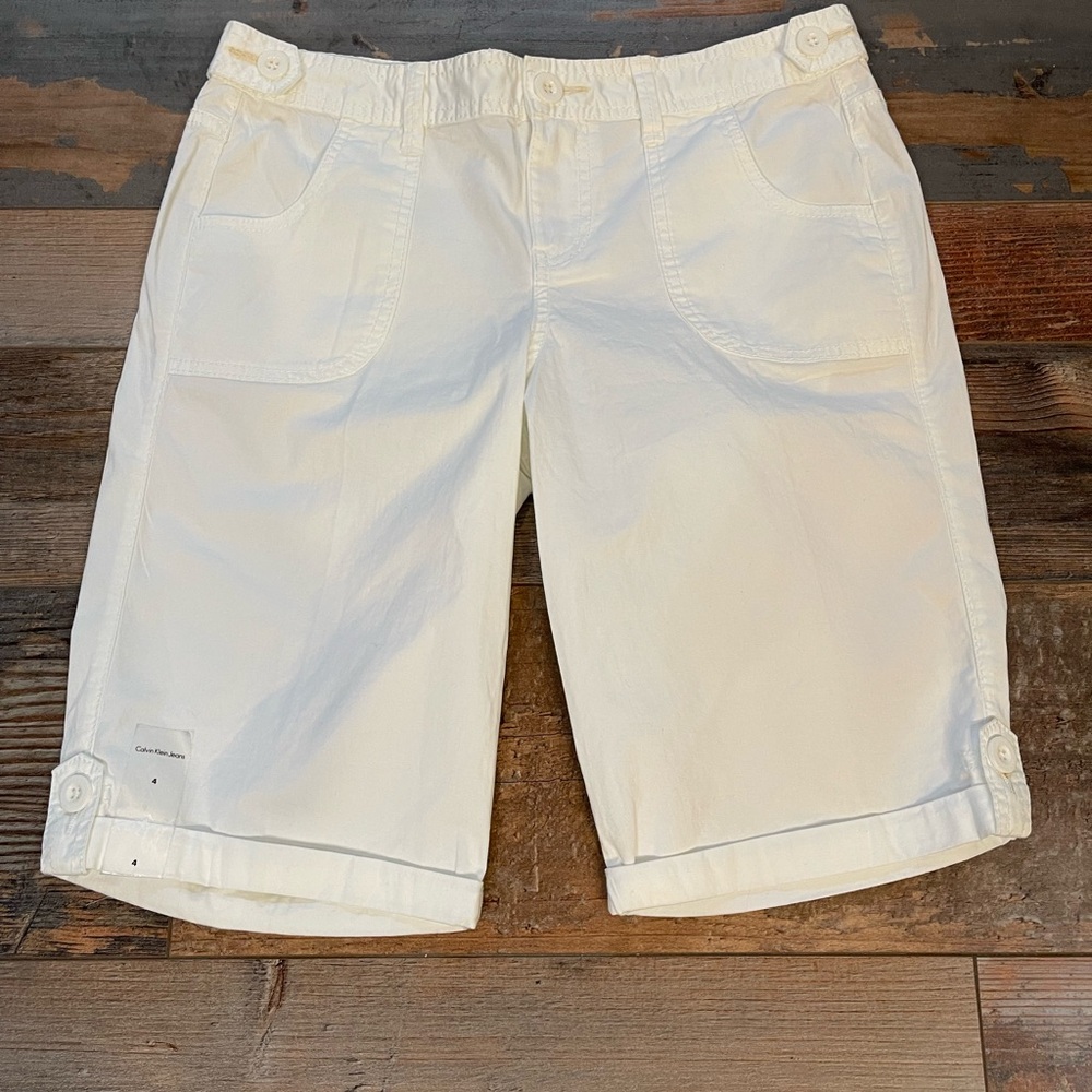 NWT Calvin Klein Jeans White Cargo Shorts